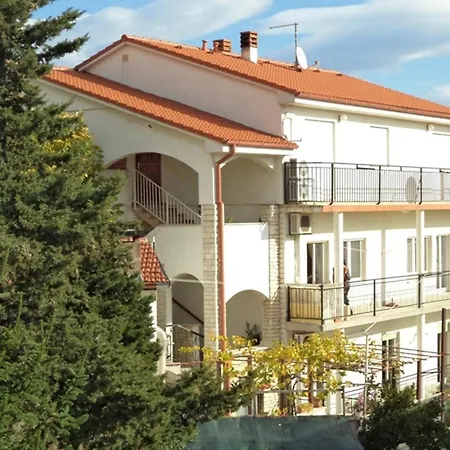 Two-bedroom In Pula Xi * Veruda