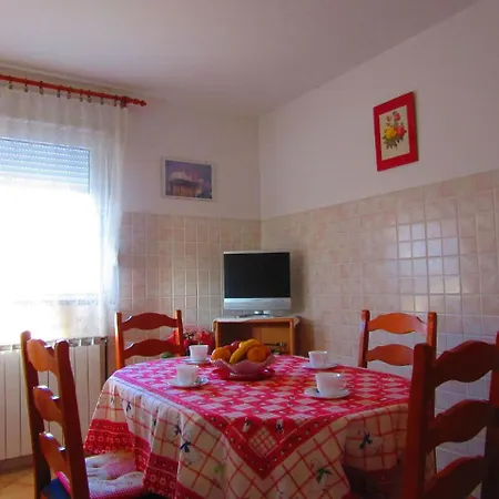 Two-bedroom In Pula Xi * Veruda