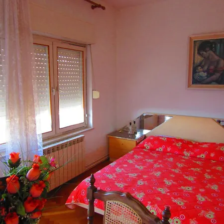 Two-bedroom In Pula Xi Apartment *